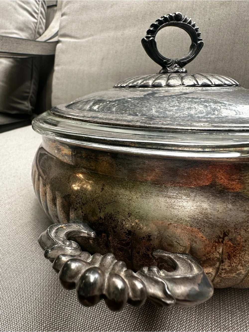 PYREX 024 Casserole 2 1/2 Qt With Silver Plate Cradle And Lid Vintage Antique